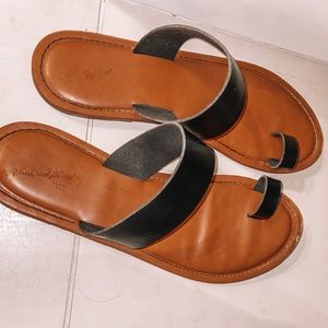 Universal Thread sandals